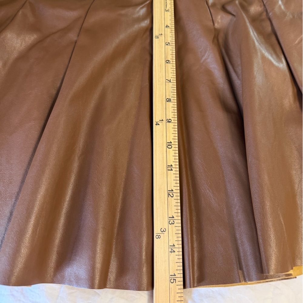 Better Be Brown Faux Leather Pleated Mini Skort Size Large - Picture 6 of 7